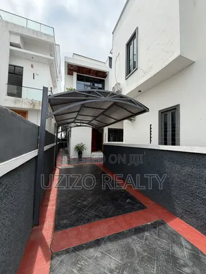 4bdrm Duplex in Orchid Road, Lafiaji for sale