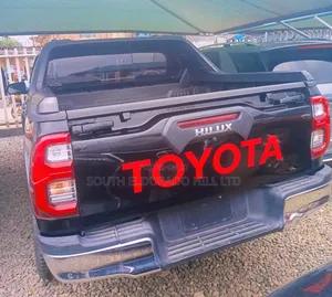 Toyota Hilux 2019 Black
