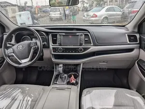 Toyota Highlander 2017 Off white