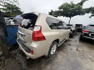 Lexus GX 460 2012 Gold