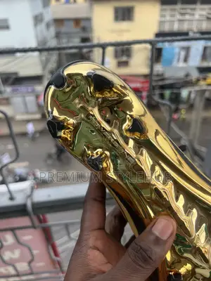 Golden Adidas Predator Boots (Kaka)