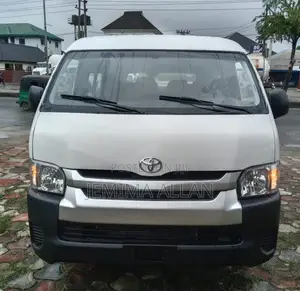 Toyota HiAce 2016 White