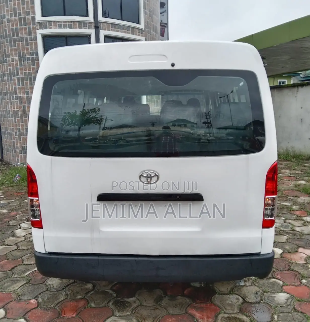 Toyota HiAce 2016 White