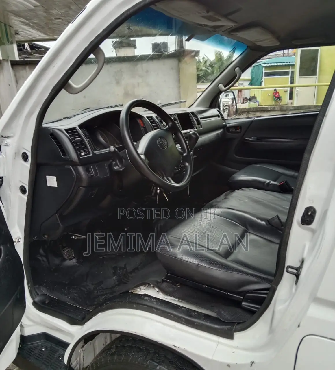 Toyota HiAce 2016 White