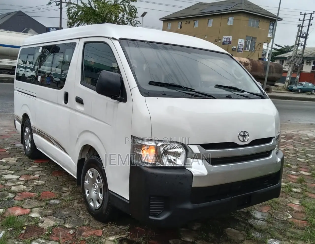 Toyota HiAce 2016 White
