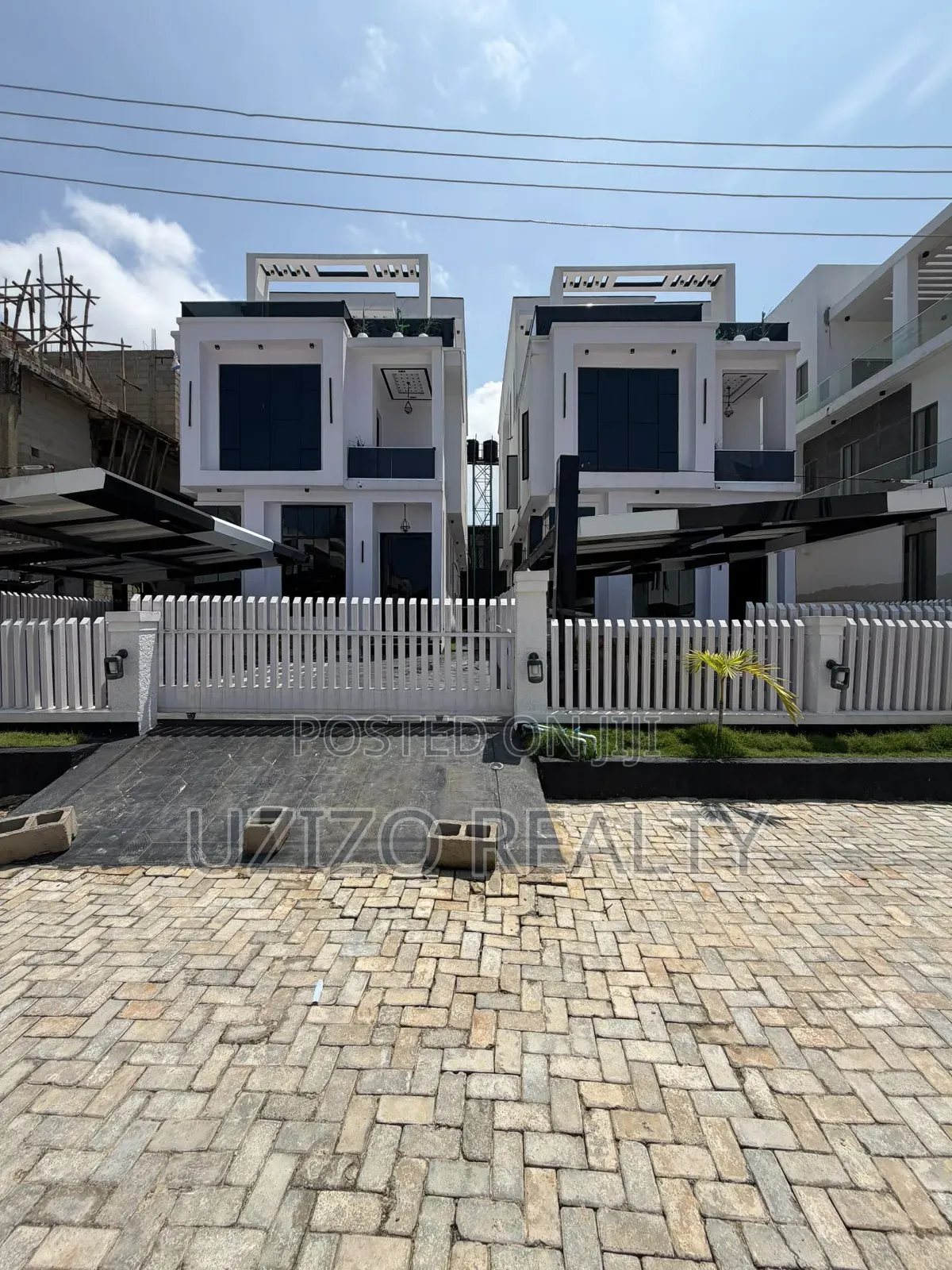 4bdrm Townhouse/Terrace in Ikate for sale