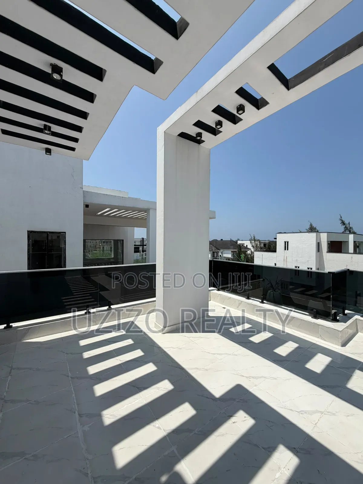 4bdrm Townhouse/Terrace in Ikate for sale