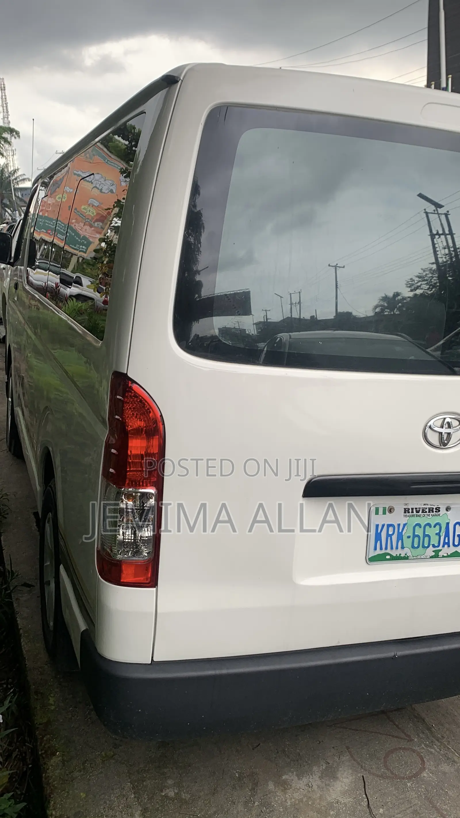 Toyota HiAce 2018 White