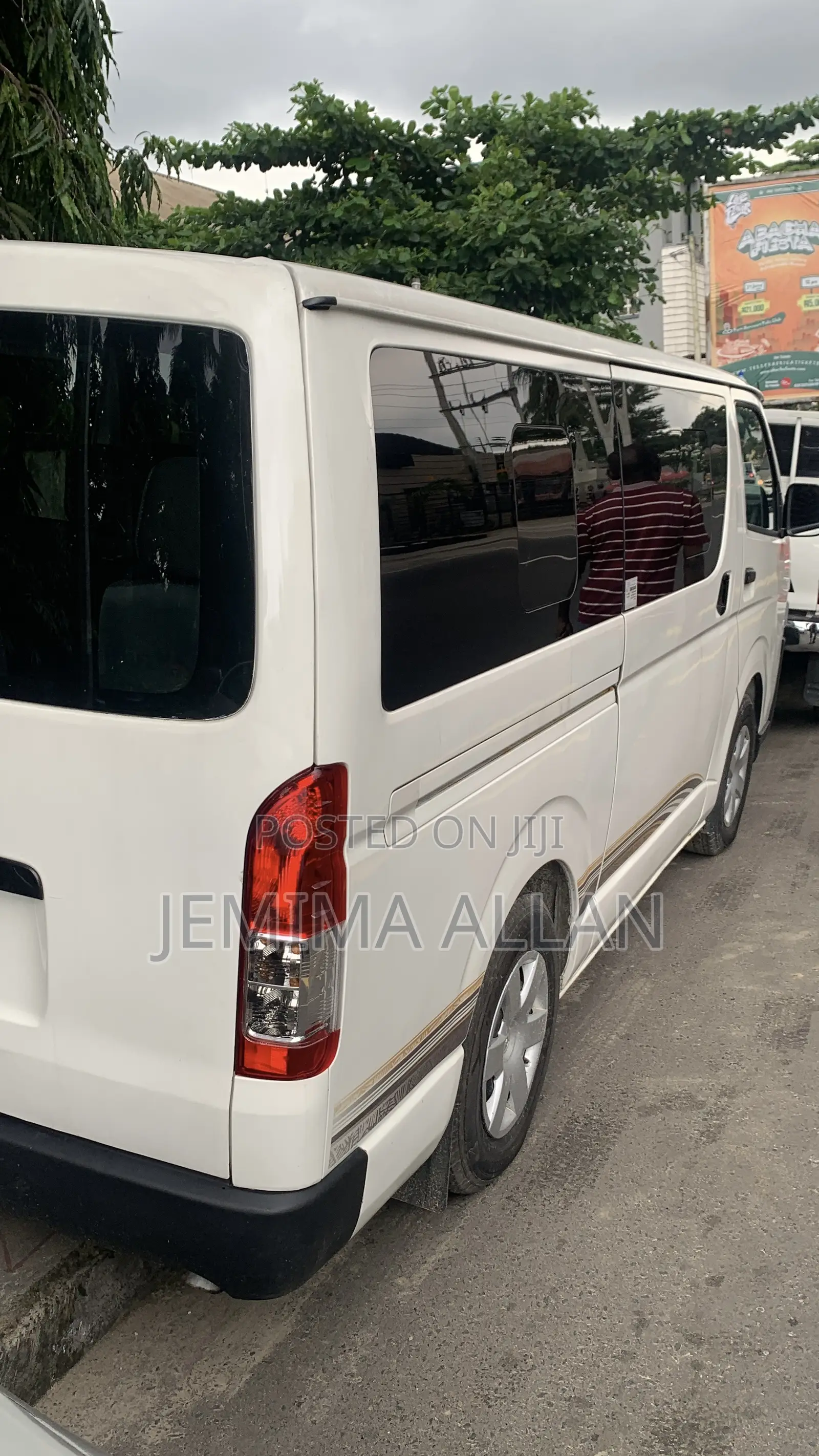 Toyota HiAce 2018 White