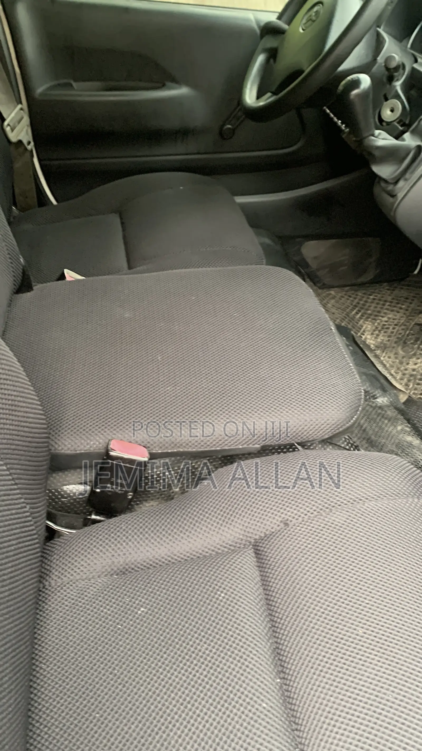 Toyota HiAce 2018 White