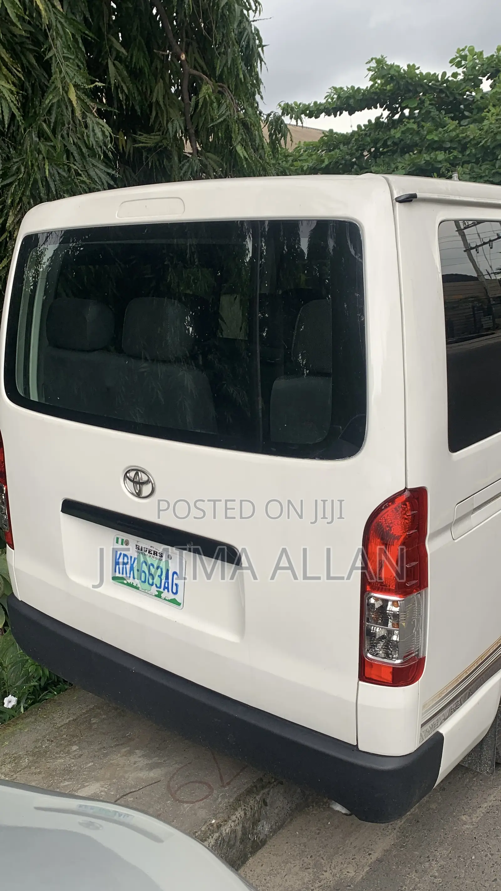 Toyota HiAce 2018 White