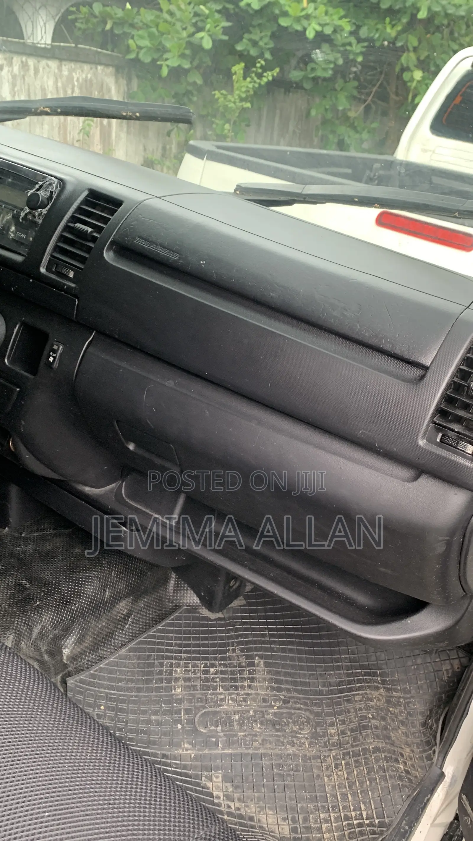 Toyota HiAce 2018 White