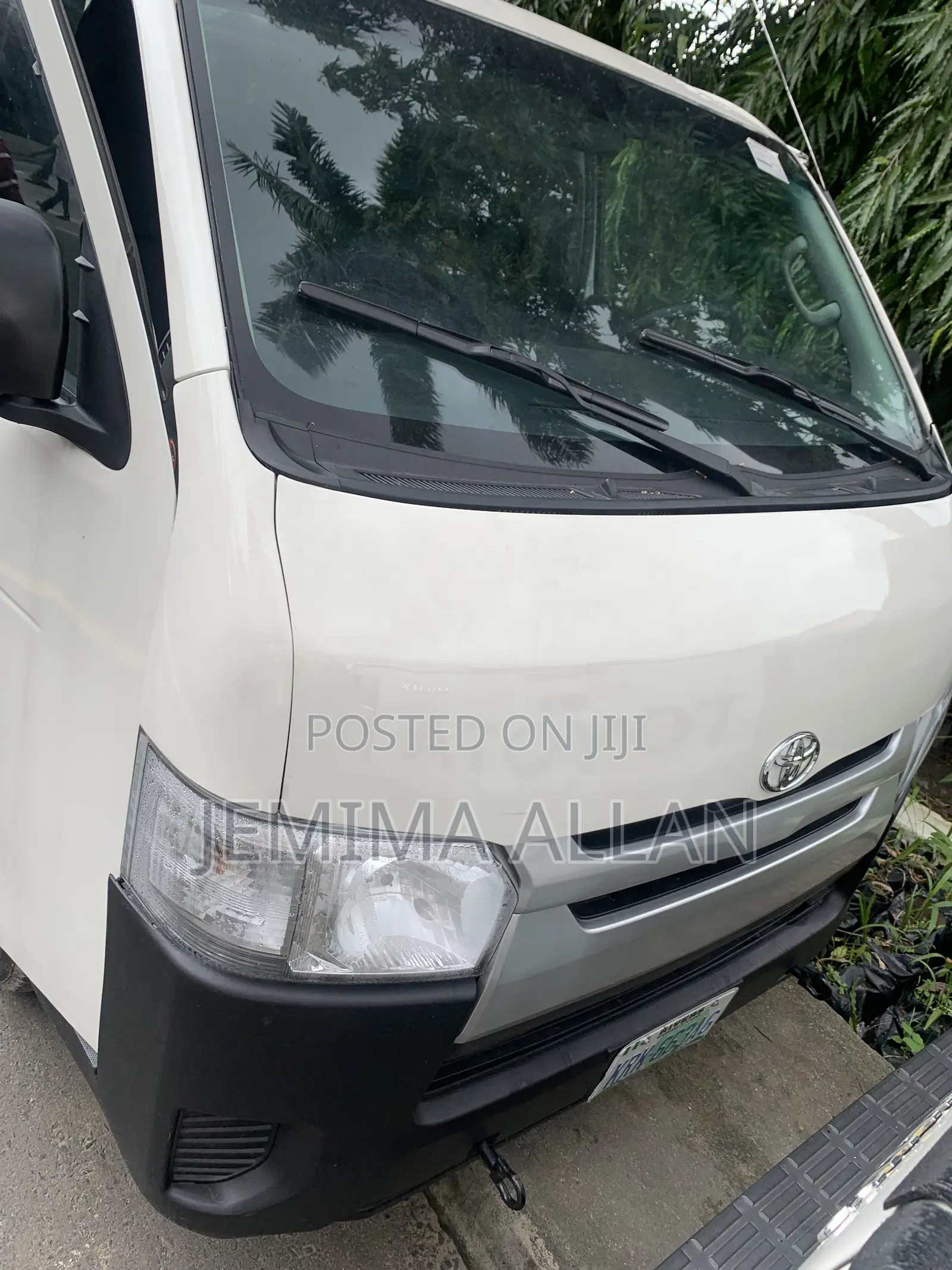 Toyota HiAce 2018 White