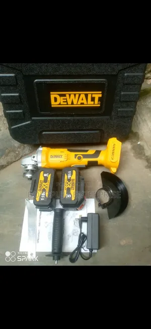 118 Volt Dewalt Rechargable Angle Grinding Machine