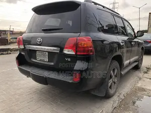Toyota Land Cruiser 4.6 V8 GX-R 2013 Black