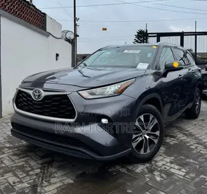 Toyota Highlander 2021 Gray