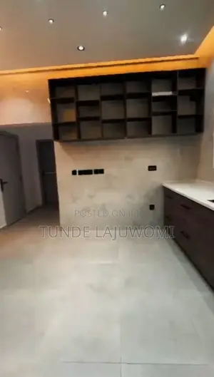Furnished 4bdrm House in Agodi for sale