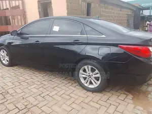 Hyundai Sonata Limited 2.0T Sedan (2.0L 4cyl 6A) 2013 Black