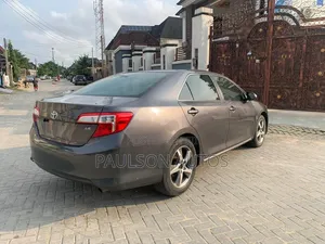 Toyota Camry LE 4dr Sedan (2.5L 4cyl 6A) 2014 Gray