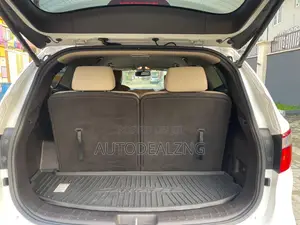 Hyundai Santa Fe SE AWD 2016 White