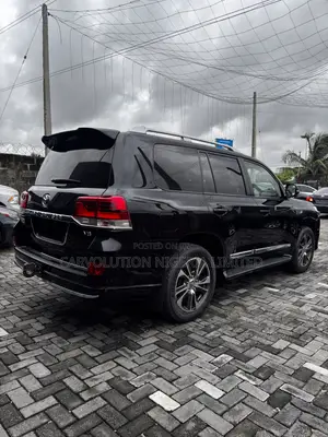 Toyota Land Cruiser 4.5 V8 VXR 2021 Black