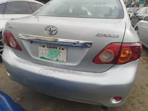 Toyota Corolla 2010 Silver