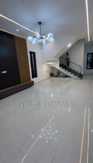 5bdrm Duplex in Thomas Estate for sale