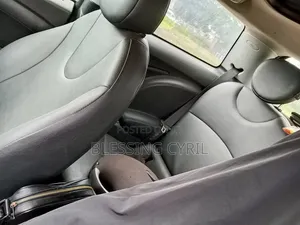 Car 2009 Red