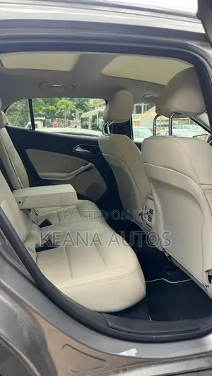 Mercedes-Benz GLA 250 2016 Gray