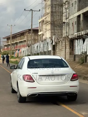 Mercedes-Benz E300 2018 White