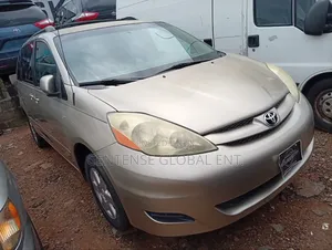 Toyota Sienna 2006 Gold