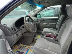 Toyota Sienna 2006 Blue