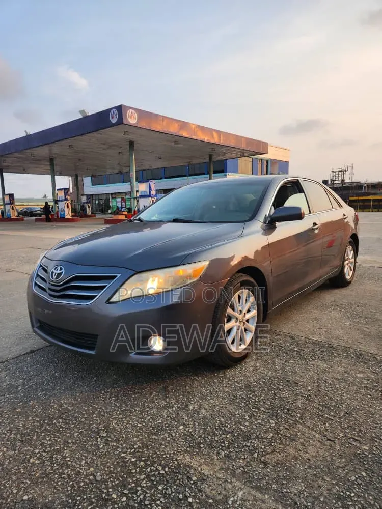 Toyota Camry 2011 Gray