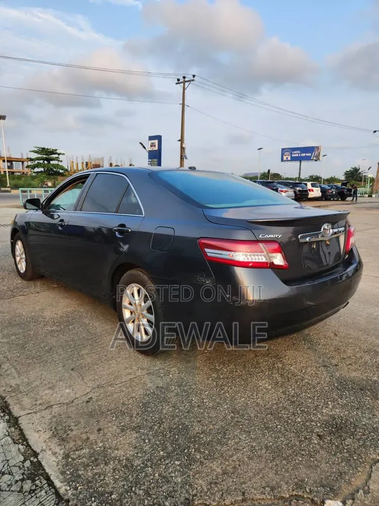 Toyota Camry 2011 Gray