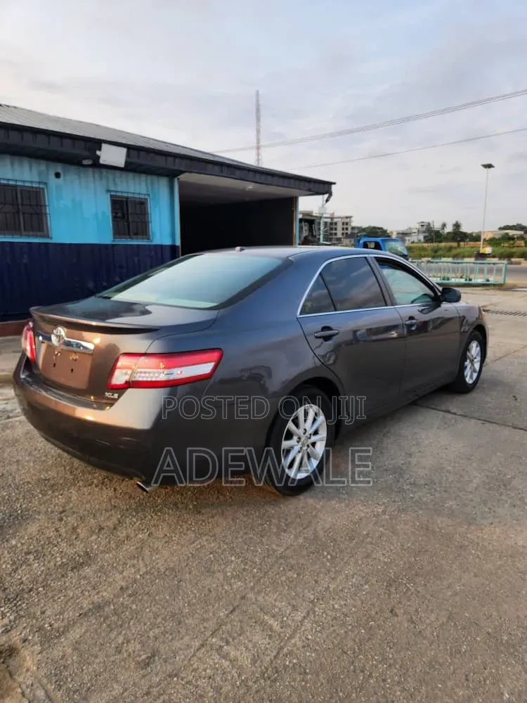 Toyota Camry 2011 Gray