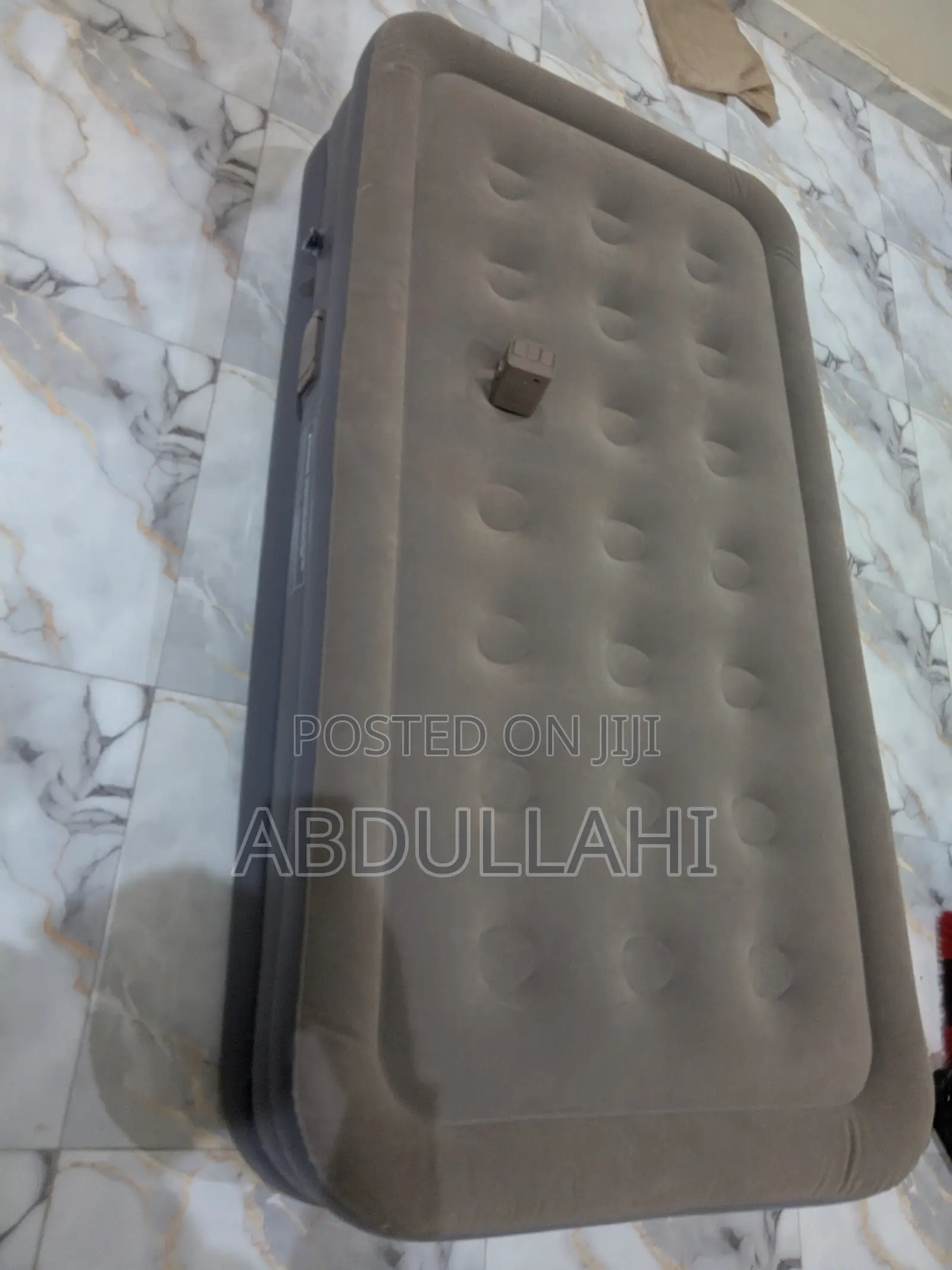 Inflatable Bed With Automatic Rechargeable Pump