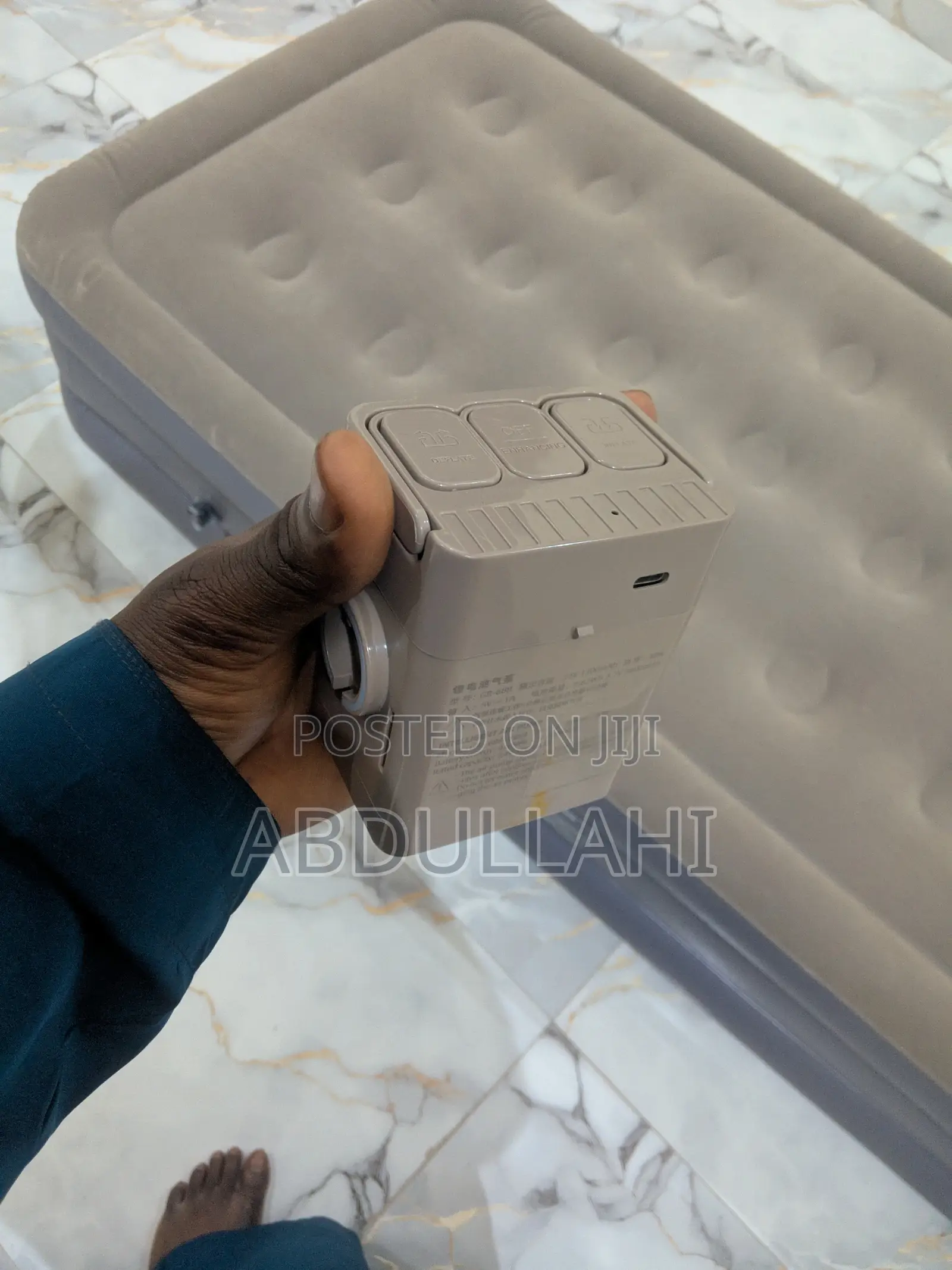 Inflatable Bed With Automatic Rechargeable Pump