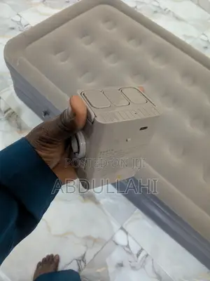 Inflatable Bed With Automatic Rechargeable Pump