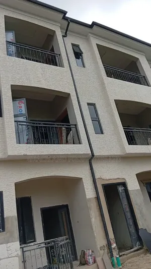 Mini Flat in Ago Palace for rent