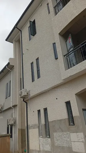 Mini Flat in Ago Palace for rent
