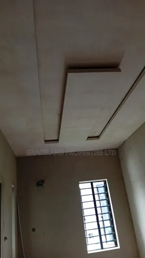 Mini Flat in Ago Palace for rent