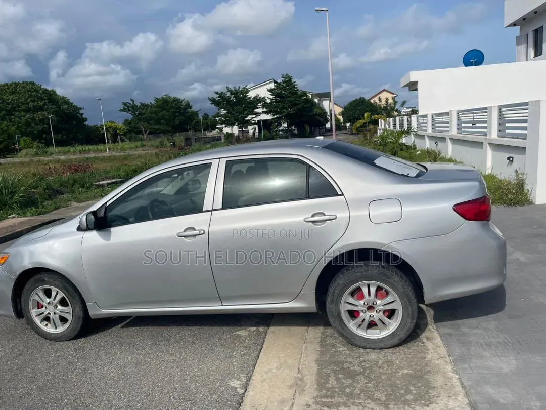 Toyota Corolla 2010 Silver