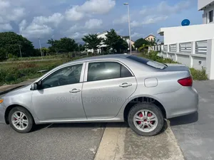 Toyota Corolla 2010 Silver