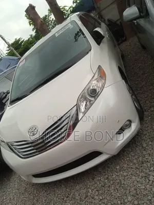 Toyota Sienna 2013 White