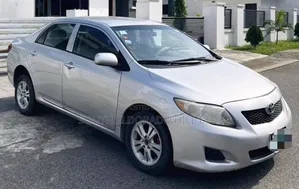 Toyota Corolla 2010 Silver