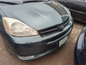 Toyota Sienna 2005 Green