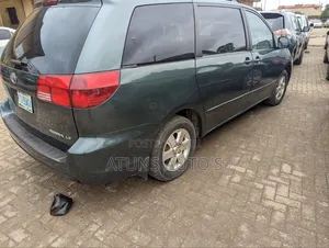 Toyota Sienna 2005 Green