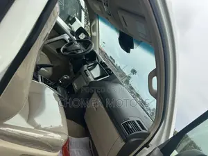 Toyota Land Cruiser 2019 White