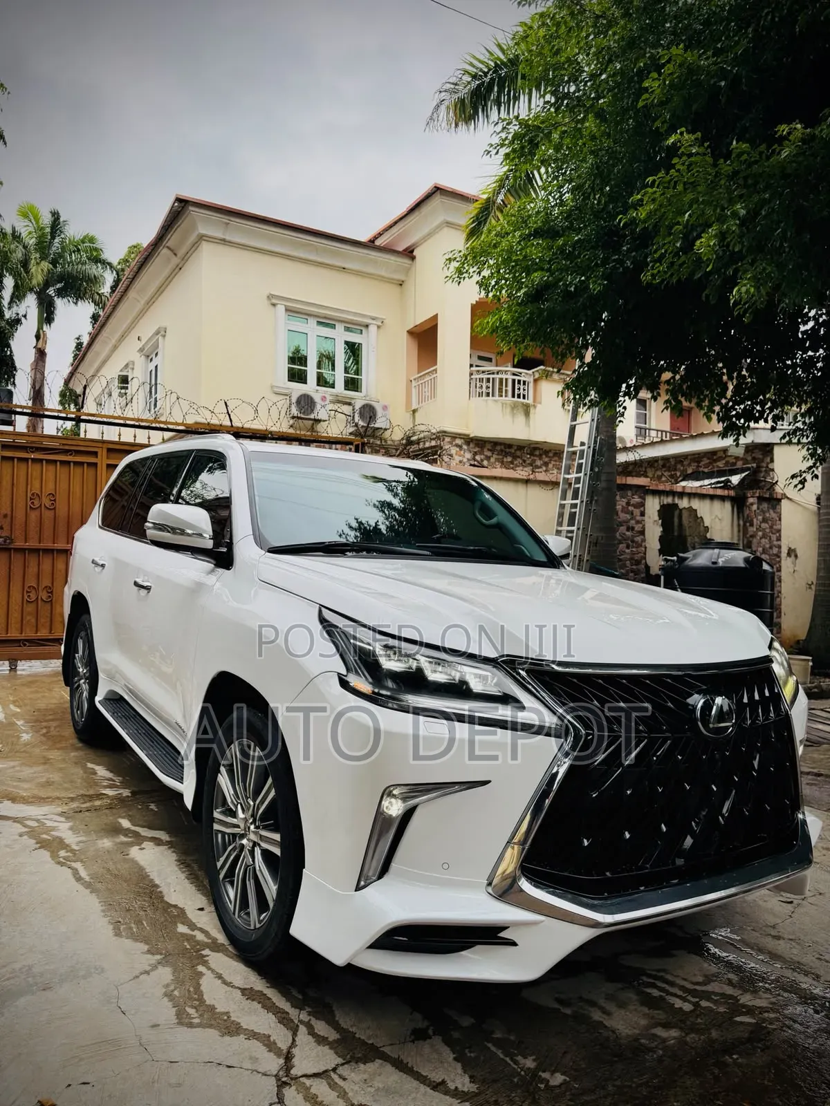 Lexus LX 2017 White