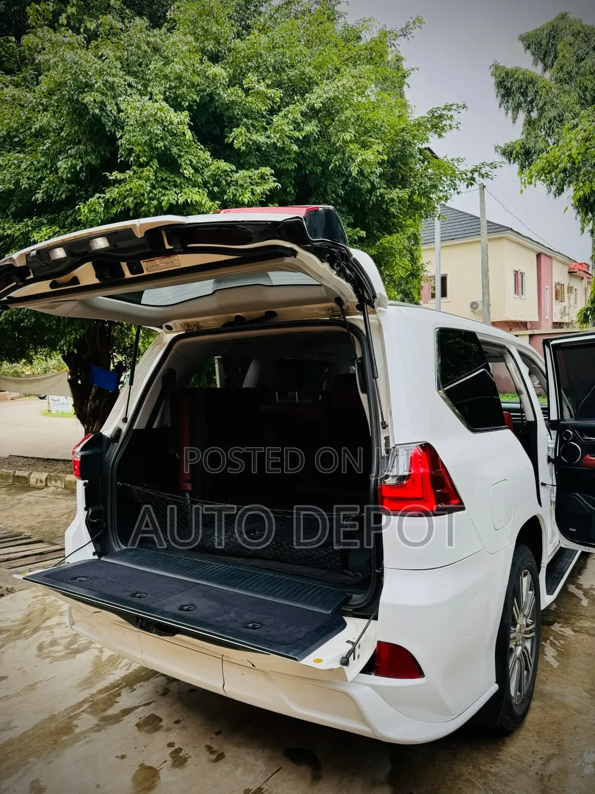 Lexus LX 2017 White